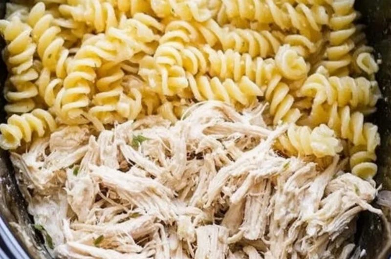 Delicious Garlic Parmesan Chicken Pasta dish served in a bowl