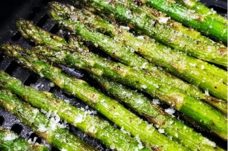 Crispy roasted asparagus made in an air fryer for a healthy side dish